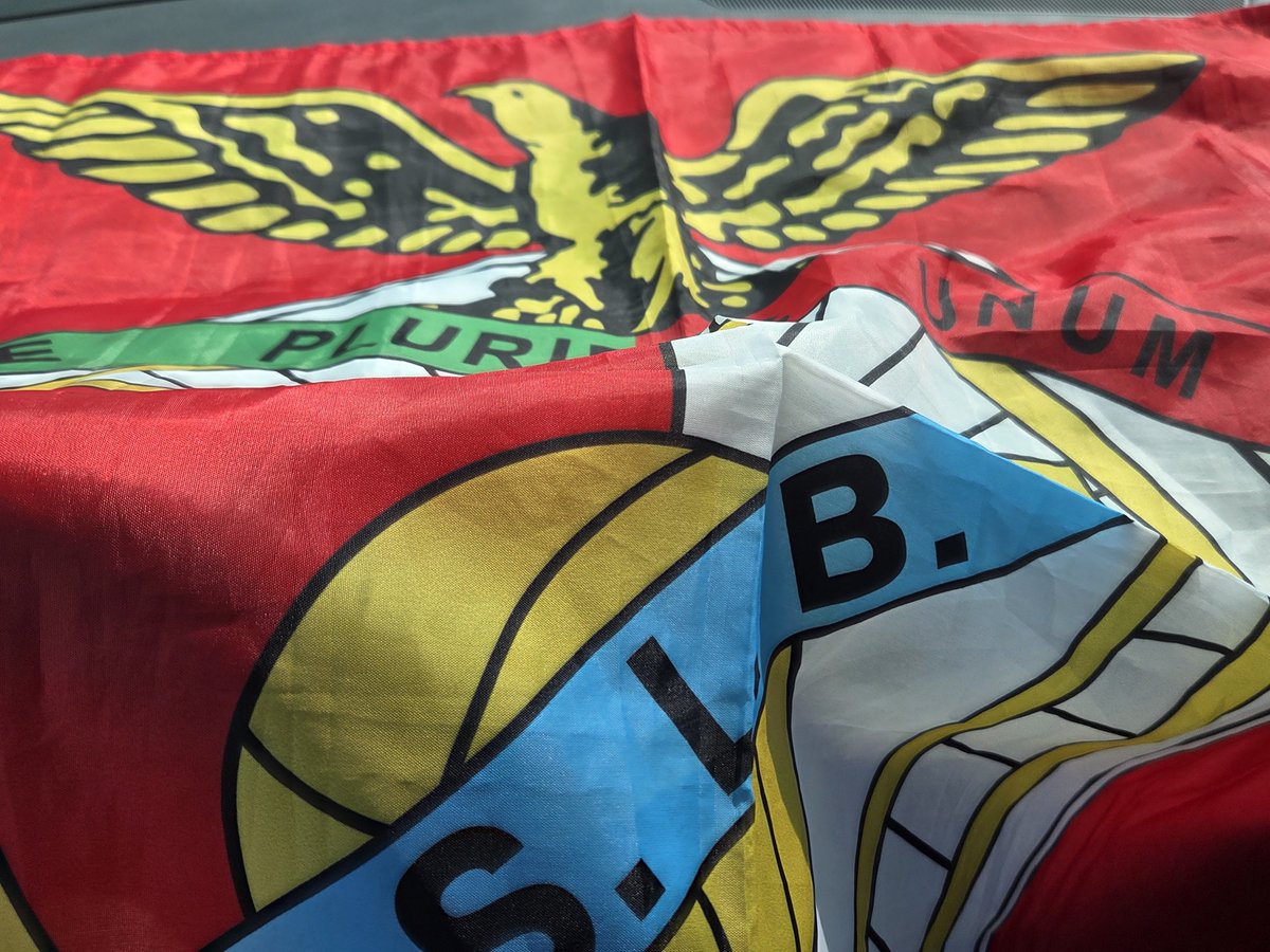 tiagojcgodinho's tweet photo. Seja onde for

Milão está no passado, hoje é para vencer o Futebol Clube  do Porto, no Dragão!

Até já, meu amor!

Viva o Incomparável, o Sport Lisboa e Benfica! 🔴⚪️ https://t.co/QhzqVZTv3Y