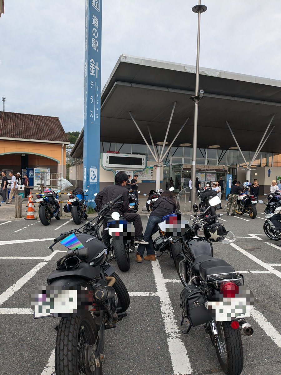 Senrimotovlog's tweet photo. 大阪までバイクで押しかけることにより実現しました😋 https://t.co/KbCaCc6nNp