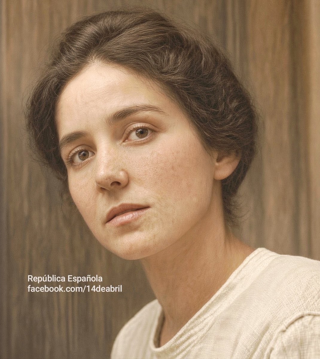 ecorepublicano's tweet photo. El 19 de septiembre de 1936, el fascismo asesinaba a Pilar Sánchez Llabrés. Tenía 33 años, estaba casada y era madre de cuatro hijos. Natural de Palma de Mallorca, fue una destacada militante del partido socialista. Un grupo de cuatro falangistas detuvo a Pilar y luego la bajaron de un coche, ésta se resistió cuanto pudo, la dominaron, la arrojaron al suelo, y la abusaron uno tras otro. Después, la amarraron por los pies en la parte posterior del coche y la arrastraron por el camino, para luego ser rematada a tiros en el termino de Sencelles. Honor y gloria a su memoria.