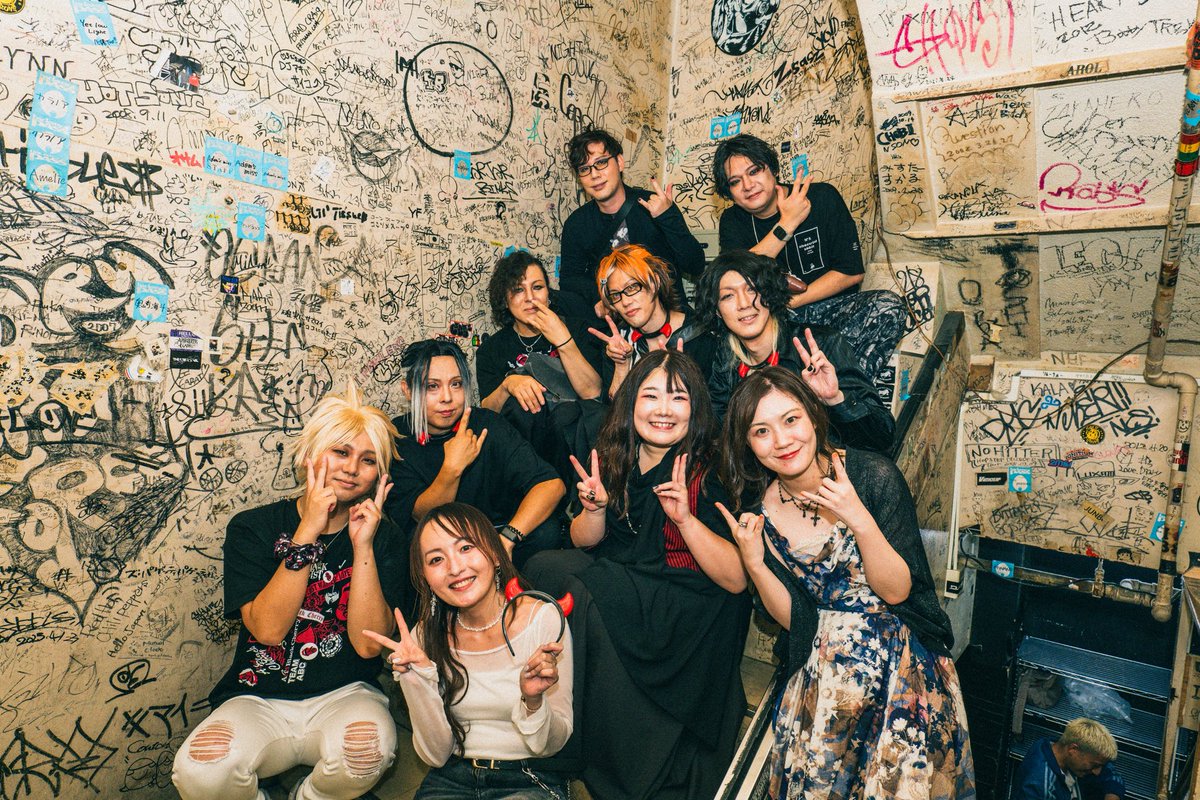 _inVOICE's tweet photo. inVOICE &amp; Acid Black Sherry
楽しかったね！
こちらもありがとうございました！

photo by @y_ma_0912 https://t.co/rgEAyAmtAo
