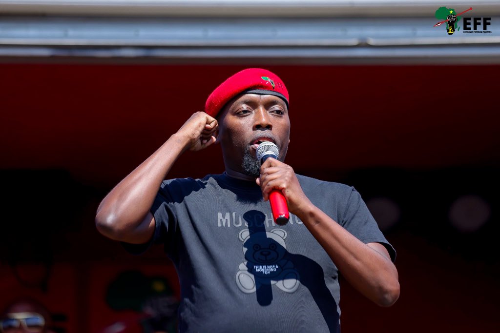 EFFSouthAfrica's tweet photo. Fighter Siphara leading Nkosi Sikelel’ iAfrika, as originally composed by Enoch Sontonga, at the Delft South Point Complex during the Provincial Manifesto Launch.

 #EFFWCManifestoLaunch https://t.co/bPvm96mjFg