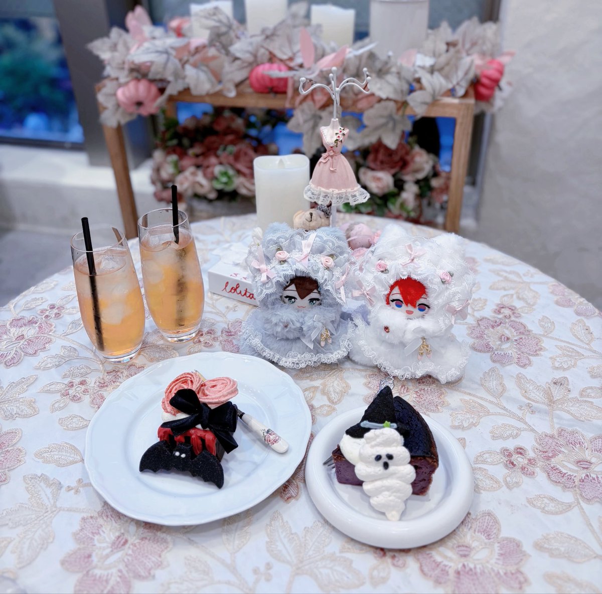 ohanya_0315's tweet photo. 今年初ハロウィンカフェ🎃🦇🕸
可愛いお洋服はノアさんに借りましたありがとう^ᴗ̥̥  ̫ ᴗ̥^ 文野環さんパペがより可愛くなった🎶 https://t.co/FIlsdx8OxD