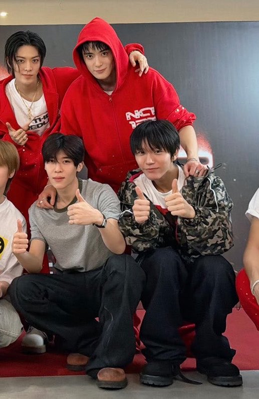 na_mu_ne's tweet photo. 대영이랑 재현 선배님이랑 https://t.co/jvLvjLnAkx