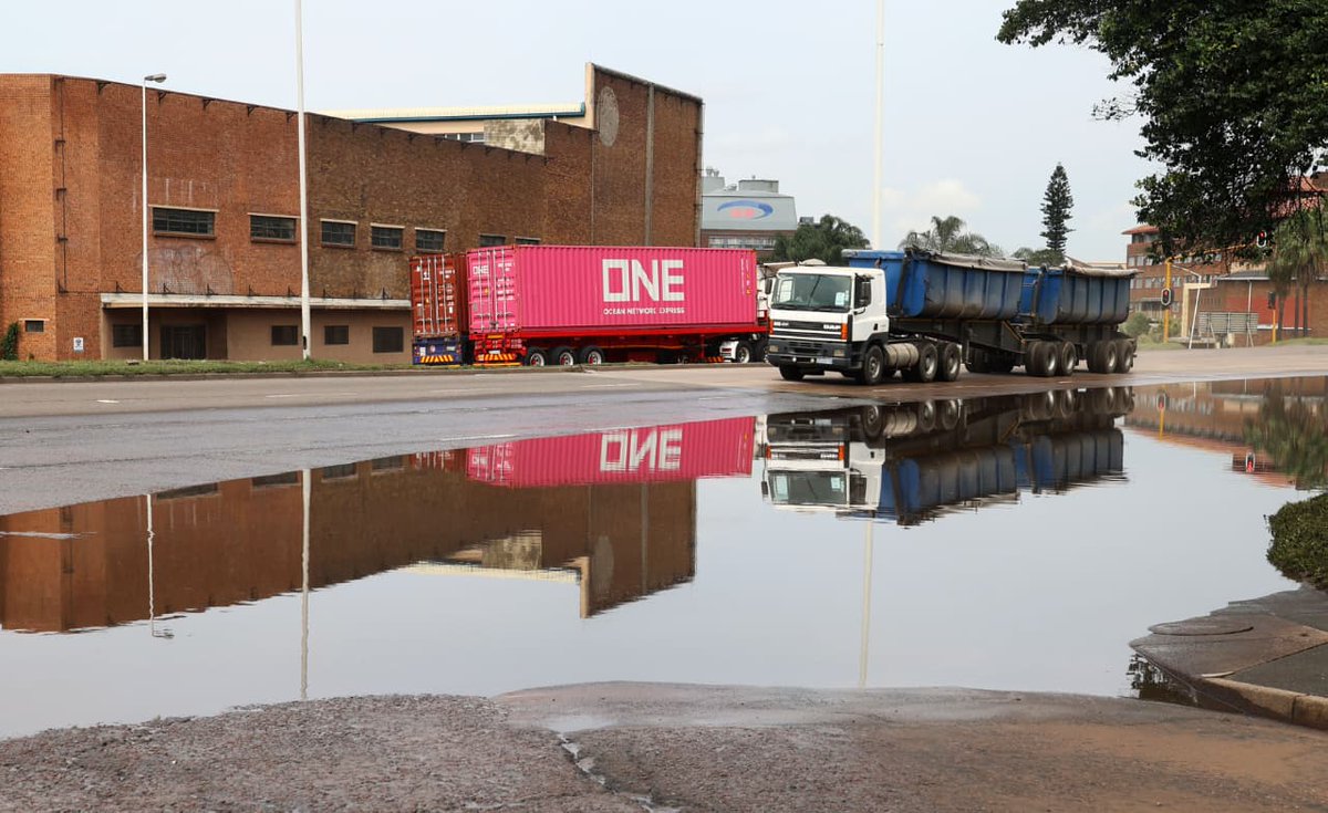 IOL's tweet photo. Severe downpours across KwaZulu-Natal have unleashed widespread flash flooding and extensive road damage throughout Durban. Stormwater surges swept tonnes of urban litter and debris into Durban Harbour, clogging waterways and choking the port—forcing emergency teams into a massive clean-up operation. More updates on 🌐https://t.co/CUKqa6jiKY
#DurbanFloods #KZNFloods #DurbanNews #KZNWeather
📸Tumi Pakkies / IOL