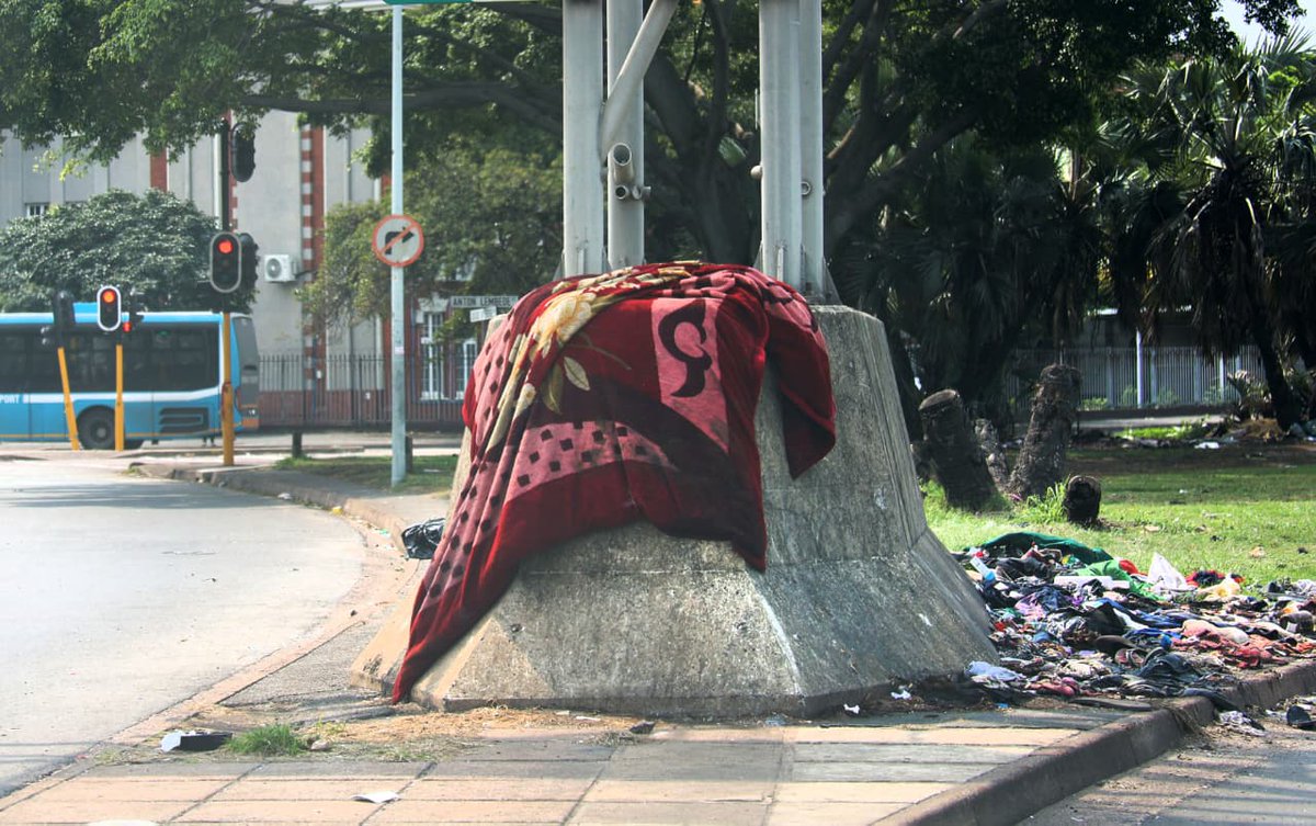 IOL's tweet photo. Severe downpours across KwaZulu-Natal have unleashed widespread flash flooding and extensive road damage throughout Durban. Stormwater surges swept tonnes of urban litter and debris into Durban Harbour, clogging waterways and choking the port—forcing emergency teams into a massive clean-up operation. More updates on 🌐https://t.co/CUKqa6jiKY
#DurbanFloods #KZNFloods #DurbanNews #KZNWeather
📸Tumi Pakkies / IOL