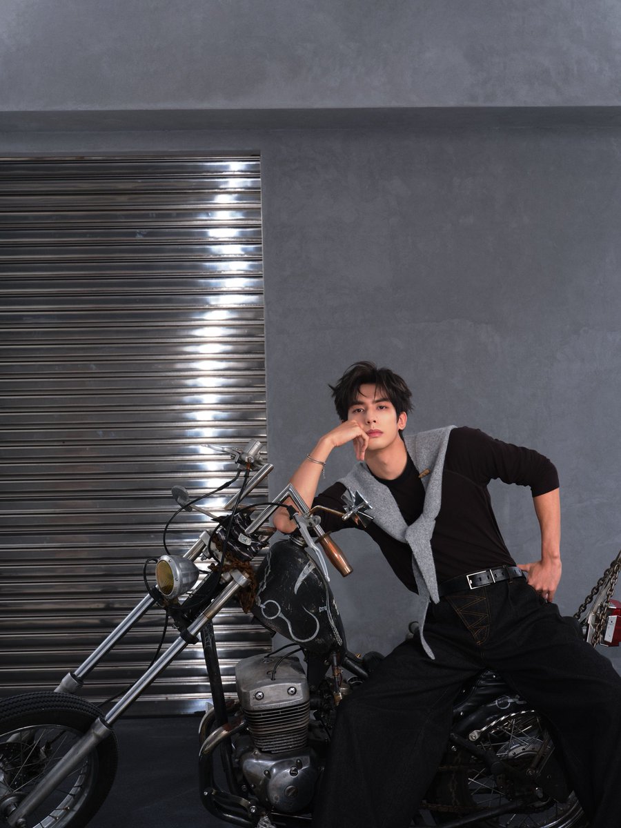 mylilbabyj's tweet photo. ชั้ลเขิน ชั้ลเดรสสสสสสสส ภาพชัดตาแตกมากกกกกกกกกรอบนี้ อัยหลงหล่อขึ้นทุกวัน ป้าจะตายค่ะ มาให้หายคิดถึงกันไปข้าง https://t.co/EcaokQoVjZ