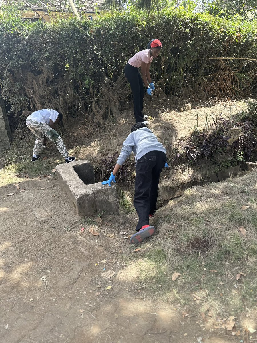 LetsDoItKenya's tweet photo. Kenya marks #WorldCleanUpday : clean up action in Kilimani led by @kilimanispeaks https://t.co/mEKSJPj9HI