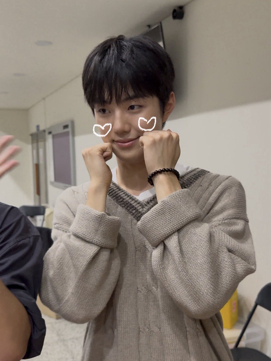I10V4you's tweet photo. 3주년 추카합니다 https://t.co/cv6NMGorBC