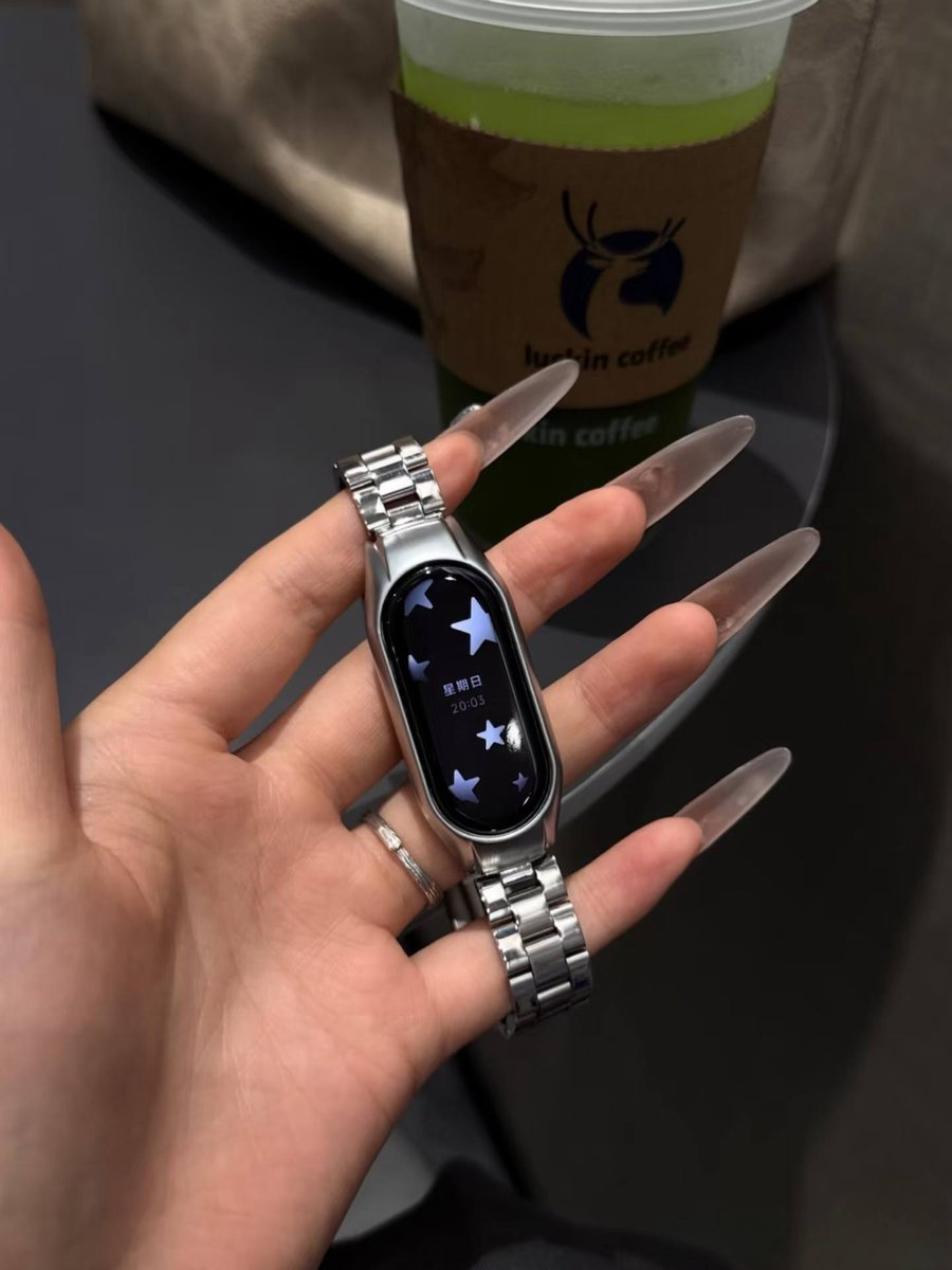 cnvite's tweet photo. GILAA XIAOMI PUNYA WATCH STRAP SECAKEP INI 😭🤚 https://t.co/jSWmxws79j