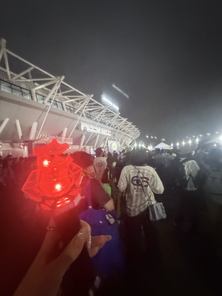 Jes_ST_'s tweet photo. ラブライバー？の方みんな優しいツイートしてくださってて今回の味の素スタジアムでの🏟️みんなの想い出が大きくて嬉しいハッピー!
推す方々は違えどオタクはみんな優しい!!!
幸せ！！！はぁ〜余韻だ！！！！
お隣のおかげで花火の写真や動画もたくさん見れて嬉しい😭🥺9/19最高の日！ https://t.co/CzsaoRncqy