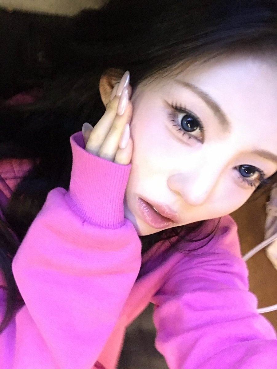 islandshare's tweet photo. 260920 
👀⭐

#MEU #미유 #ifeye #이프아이 https://t.co/KvAjHpCn1A