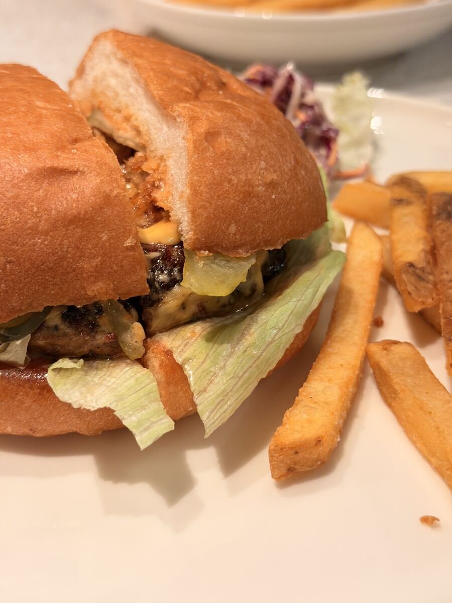 ash_chowder's tweet photo. Though under the weather, I managed to make it to the opening night of HITEC City's newest eatery. A Bacon Jam Benedict that hit all the right notes, fab burgers (that lamb patty really sang!), decadent chocolate cake &amp; pecan pie. Cocktails &amp; Shakes just not to be missed. https://t.co/jTQrG0qbot