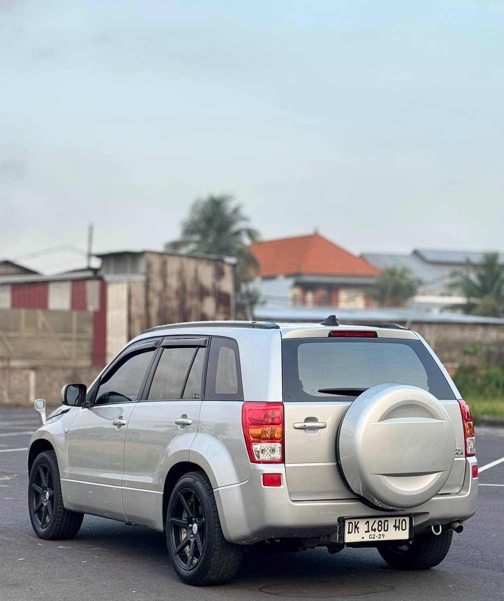 otomogarage's tweet photo. Suzuki Grand Vitara JLX 2009 asli Bali dengan kondisi terawat.

Matic, mesin sehat, kaki-kaki nyaman, body mulus, interior rapi, keyless, dan pajak masih panjang.

Detail:
https://t.co/Hqechmrhpo
#SuzukiGrandVitara #SUVBekas #OtomoGarage https://t.co/04Elko3Ccf