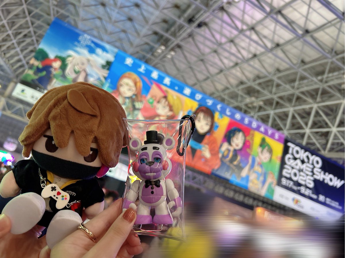 gaoooo_p's tweet photo. 昨日はまりたんと行ってきたよ〜！！
2人とも無事お目当て回れて大満足です。
クリーパーデカ過ぎてテンション上がりまくってた。 https://t.co/rXS6rNu0FG