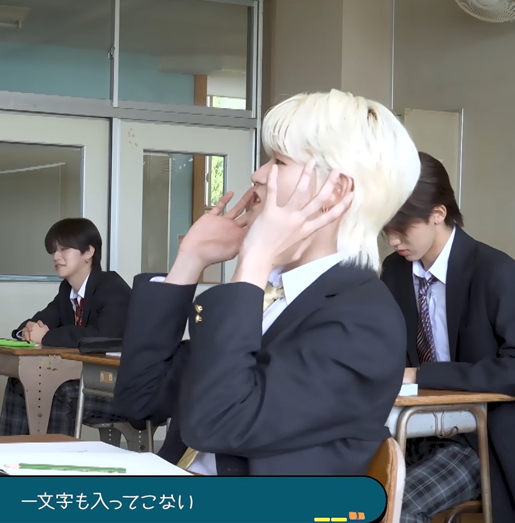 babu_ryuji's tweet photo. もうさ、そろそろ誰かヨントンで竜司の手の大きさ聞いてきてよ。 https://t.co/eQobPH5QTm