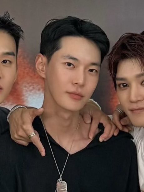 do0_plum's tweet photo. 아니 도영님 짧은 머리에 왁스칠하고 와서 약간 느끼끼 됏는데 이게진짜대폭발할거갵음…. https://t.co/889bhX2kTw