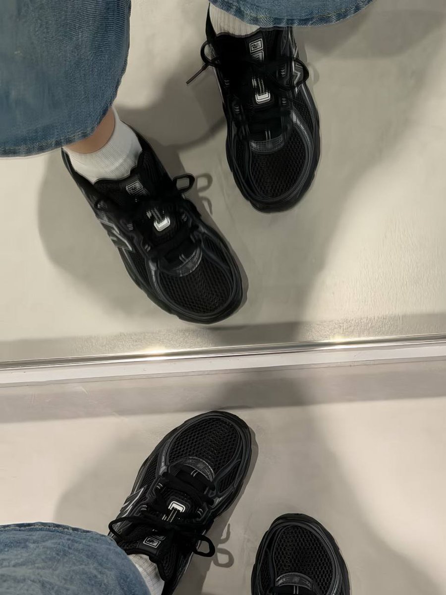 ojwwp's tweet photo. WAIT... NEW BALANCE 740 BLACK CAKEP BANGEET PLISS 🥺🤏 https://t.co/evVEhyeuIh