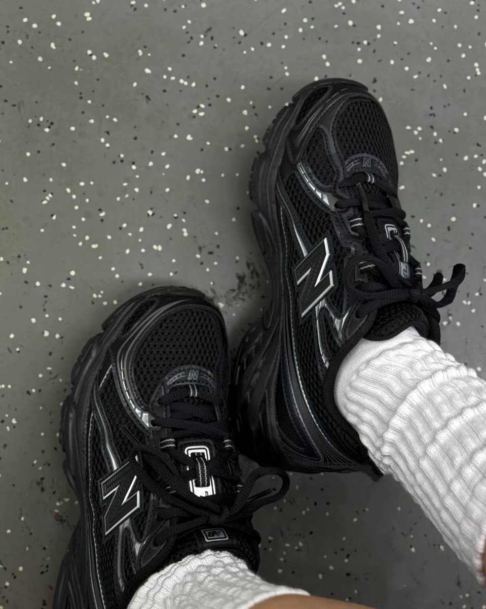 ojwwp's tweet photo. WAIT... NEW BALANCE 740 BLACK CAKEP BANGEET PLISS 🥺🤏 https://t.co/evVEhyeuIh
