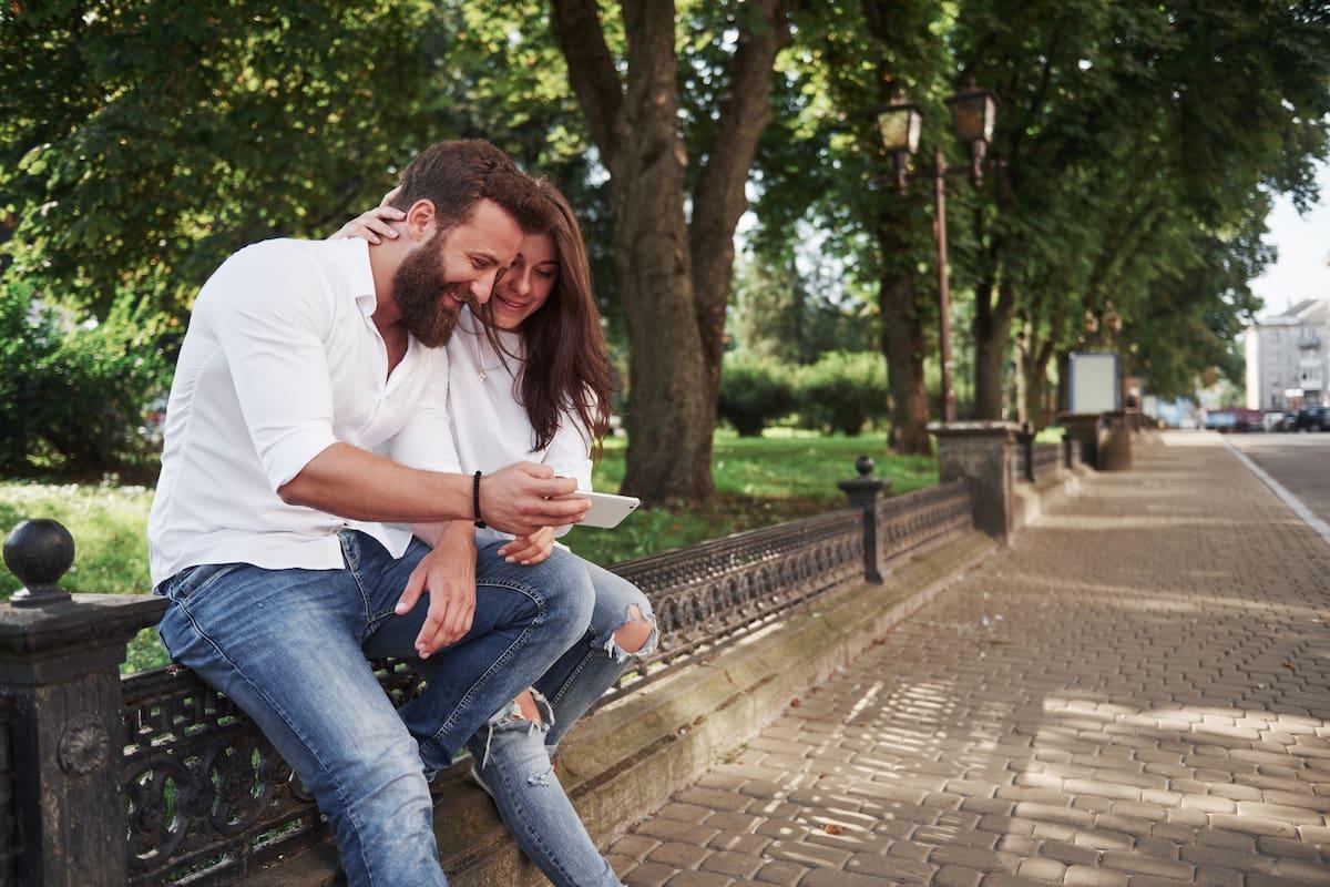 LANACION's tweet photo. Día de los Novios: por qué se celebra hoy y 150 frases para enviar por WhatsApp https://t.co/h0BLD6CmU9 https://t.co/WYsRv1lXEt