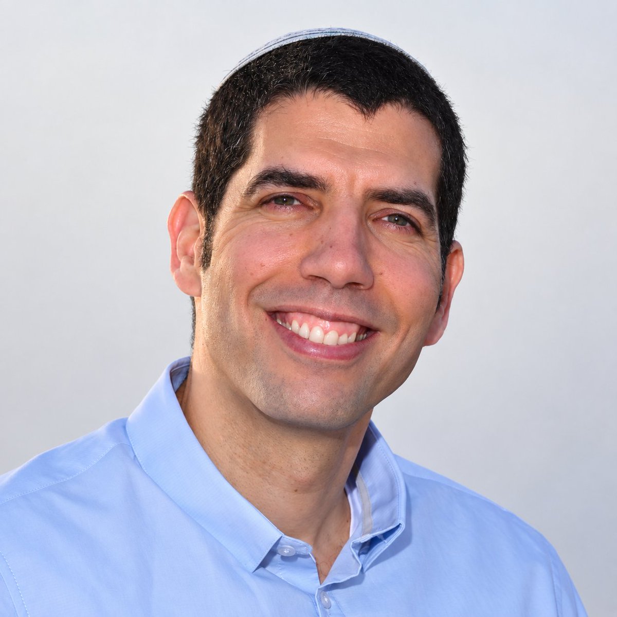 NoaMagid's tweet photo. Netanel Shakron has been identified as the Israeli murdered in the shooting attack at a spring near Neve Tzuf in Binyamin.

He leaves behind his wife and six children. He had gone to the spring with his eldest son to immerse before Yom Kippur.

He was critically wounded in the attack and later died of his injuries.

Heartbreaking 🥀