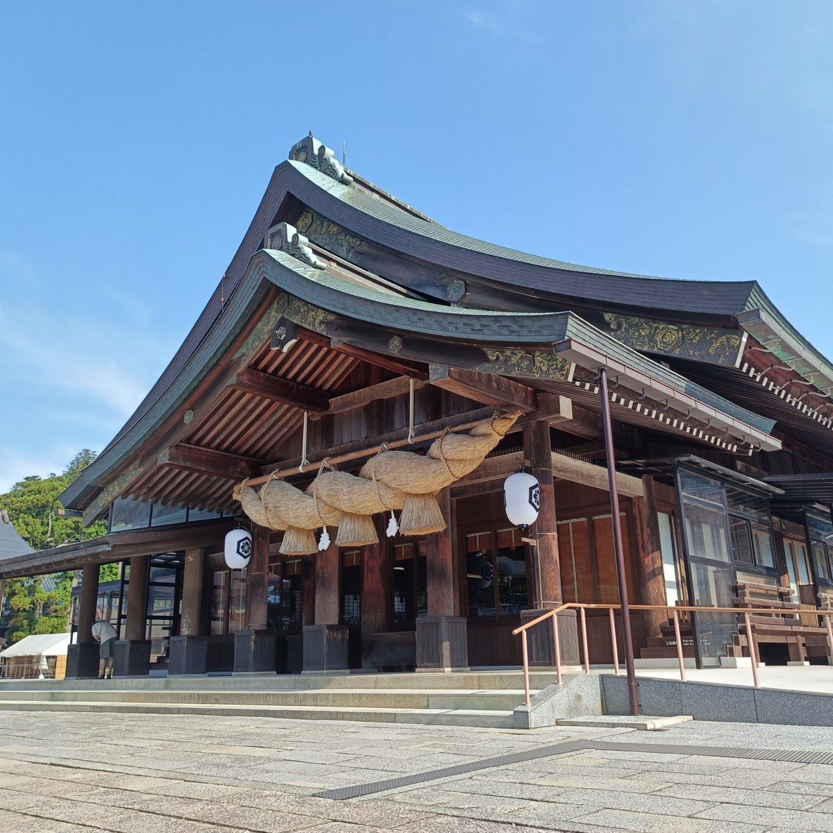 kobacizumo's tweet photo. シルバーウィークも後半戦♥
皆様は何処に行きますか？

出雲市なら迷わず出雲大社☝
日御碕灯台☝
稲佐の��が有名ですね✨️

当店は出雲大社に近くガソリンスタンドも併設⛽️
お車の事なら
車検のコバック出雲長浜店にお任せ下さい😊🚘

#企業相互フォロー 
#相互フォロバ  
#観光スポット https://t.co/CiMcTNIUMx
