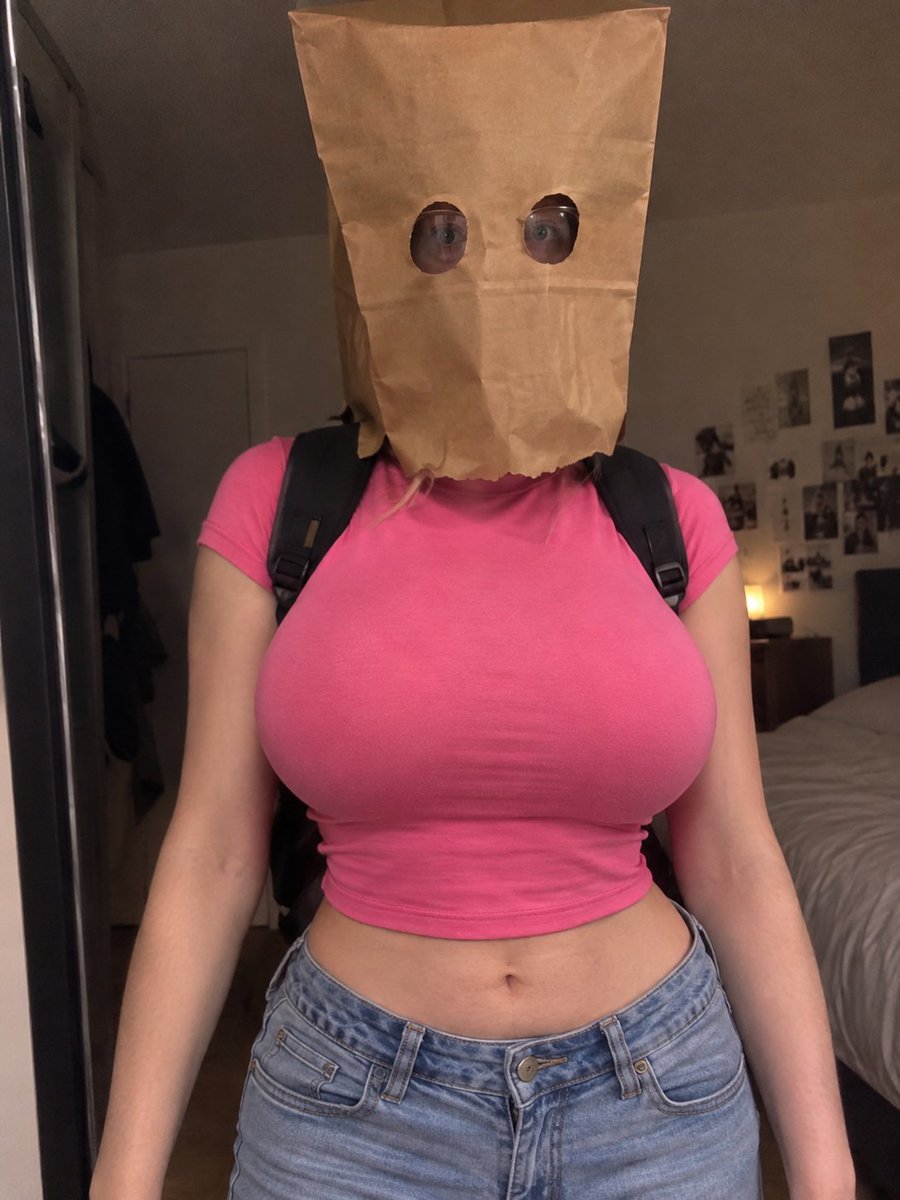 amandauglybitch's tweet photo. @kittyvelvetxxx Csúnya szingli csaj vagyok aki csak egy faszra vágyik, irjatok légyszi🫣 https://t.co/vviYviHHYm