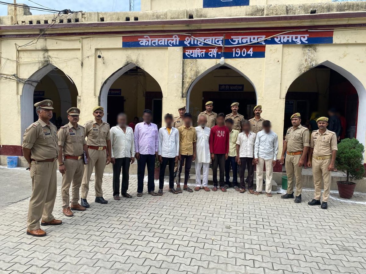 rampurpolice's tweet photo. #एसपीˍरामपुर के निर्देशन में,
▶️थाना गंज- 01 वारंटी गिरफ्तार ।
▶️थाना टाण्डा- 03 वारंटी गिरफ्तार ।
▶️थाना शाहबाद- 09 वारंटी गिरफ्तार ।
#UPPolice
#RampurPolice https://t.co/ThBUjxZ2n6