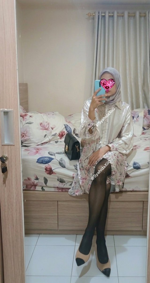 SyahidaXii0's tweet photo. sorryy im not interested with guys under 30 , i like older men , married will be better. less drama , straight forward, fuck sedap. https://t.co/6Ik0ym1QUg