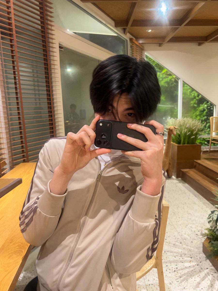 ncyyyyjiji's tweet photo. คือธีร์เวฟไปด้วยกันหรออออ หลังกล้องคือเวฟจริงๆสินะ

#TheeWave https://t.co/tnC0u2xfwM