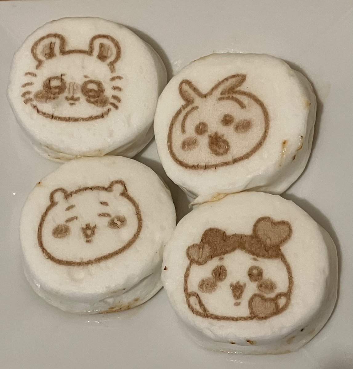 cNIjGdk4OkmK47y's tweet photo. 一正のちいかわサンドはんぺん、焼いたのだが、可愛いすぎて食べられない🥲 https://t.co/z7cNRGHOQ3