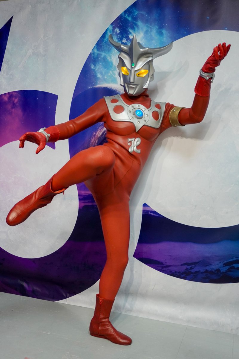 443_L77_planet's tweet photo. まさか足上げられるなんて思わんだろ＿＿😭😭😭😭😭😭
#ウルトラマンレオ
#平成climax展 https://t.co/o64TP1RUJC