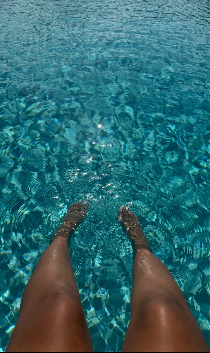 sofiainaraa's tweet photo. Pool day! https://t.co/xD13r2LkC4