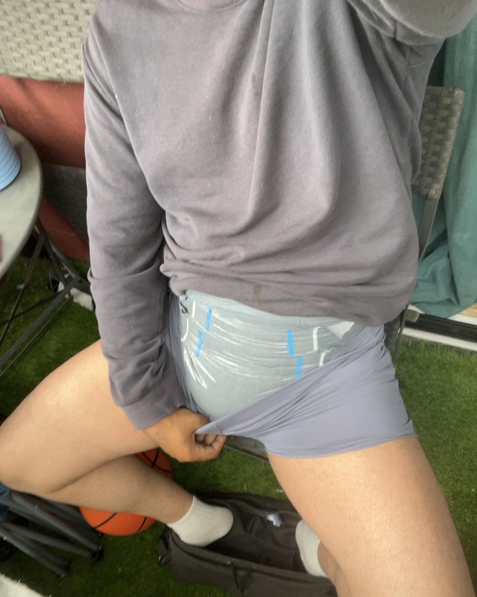 nappypantz's tweet photo. Swollen nappy. Zero shame 😜 #abdl #diaper #diapers #diaperlover #diaperfetish #diaperkink #diaperboy #nappies #nappy #nappylover #nappyfetish #wetdiaper https://t.co/Pa68Vg4sYb
