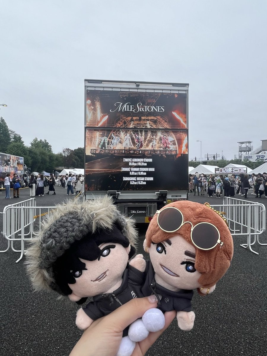 40_nabe's tweet photo. 奇跡の制作開放当選したので本日味スタでした！ストのみんな水も滴るいい男たちだった🥺🩷ストも風邪引くなよーー！！！（写真はほぼグッズだけ買いに行った1日目に撮ったやつ）
#SixTONES_MILESixTONES https://t.co/TM3PNyRF2P