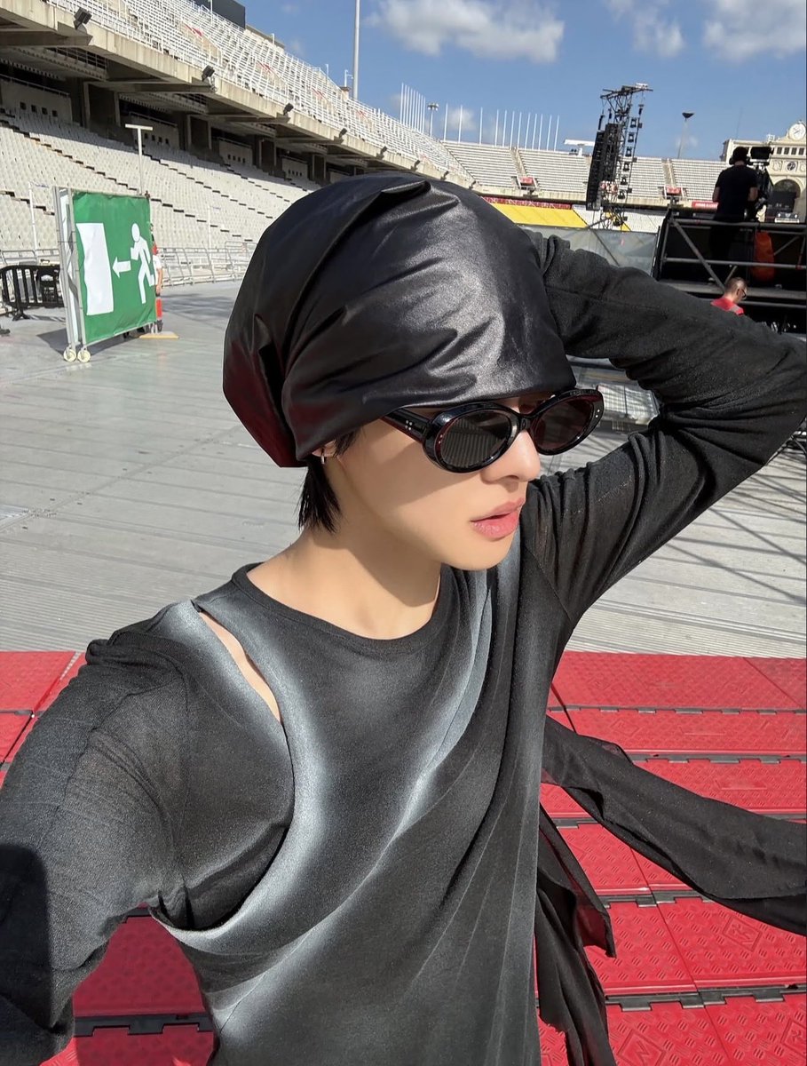 RiderLeoo's tweet photo. Eh lu mau foto gua? Boleeh. Kurang? https://t.co/8qh8UgwKfi