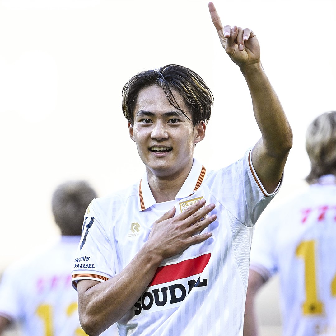 DAZN_BENL's tweet photo. 🇧🇪 STVV – KVC Westerlo
🕙 Uitzending vanaf 15u40
📲 De DAZN-app
🔗 https://t.co/qW6KYBeBAm
🎙️ Stijn Van Hove
#STVWES https://t.co/DFjUltgebM