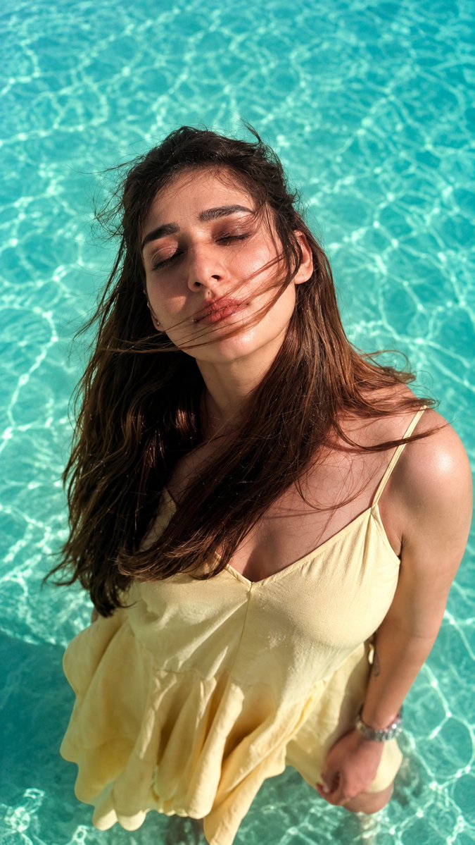 FaceCardHD_'s tweet photo. Nayan still making it ❤️‍🔥 https://t.co/usuYAU8PX2