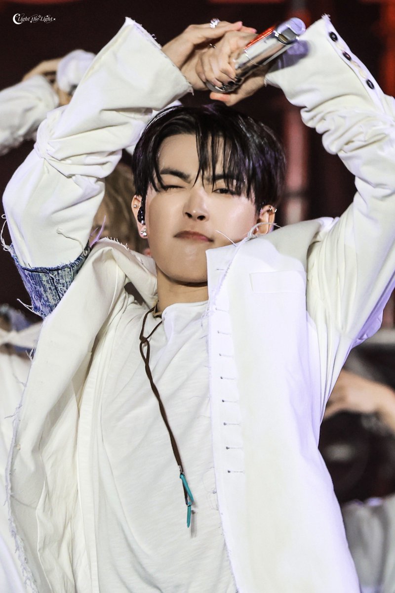 lightthelight98's tweet photo. 260920

#에이티즈 #ATEEZ #홍중 #HONGJOONG https://t.co/B2xUUDGkEp