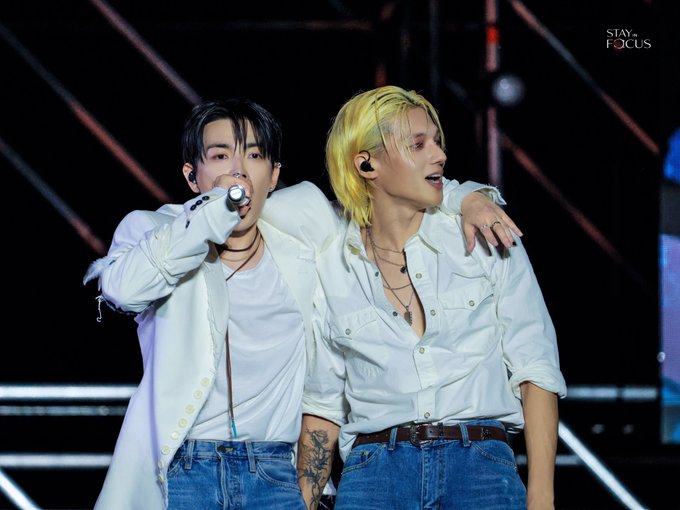 Wo_oYng's tweet photo. 토파즈 .. 🧡🖤 https://t.co/W5CRMEqIFc