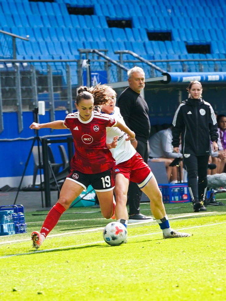 clubfrauen's tweet photo. 46'

Weiter geht's.

45 Minuten kämpfen!👊

3:0 | #HSVFCN | #fcn | #clubfrauen https://t.co/ytJVUVrfps