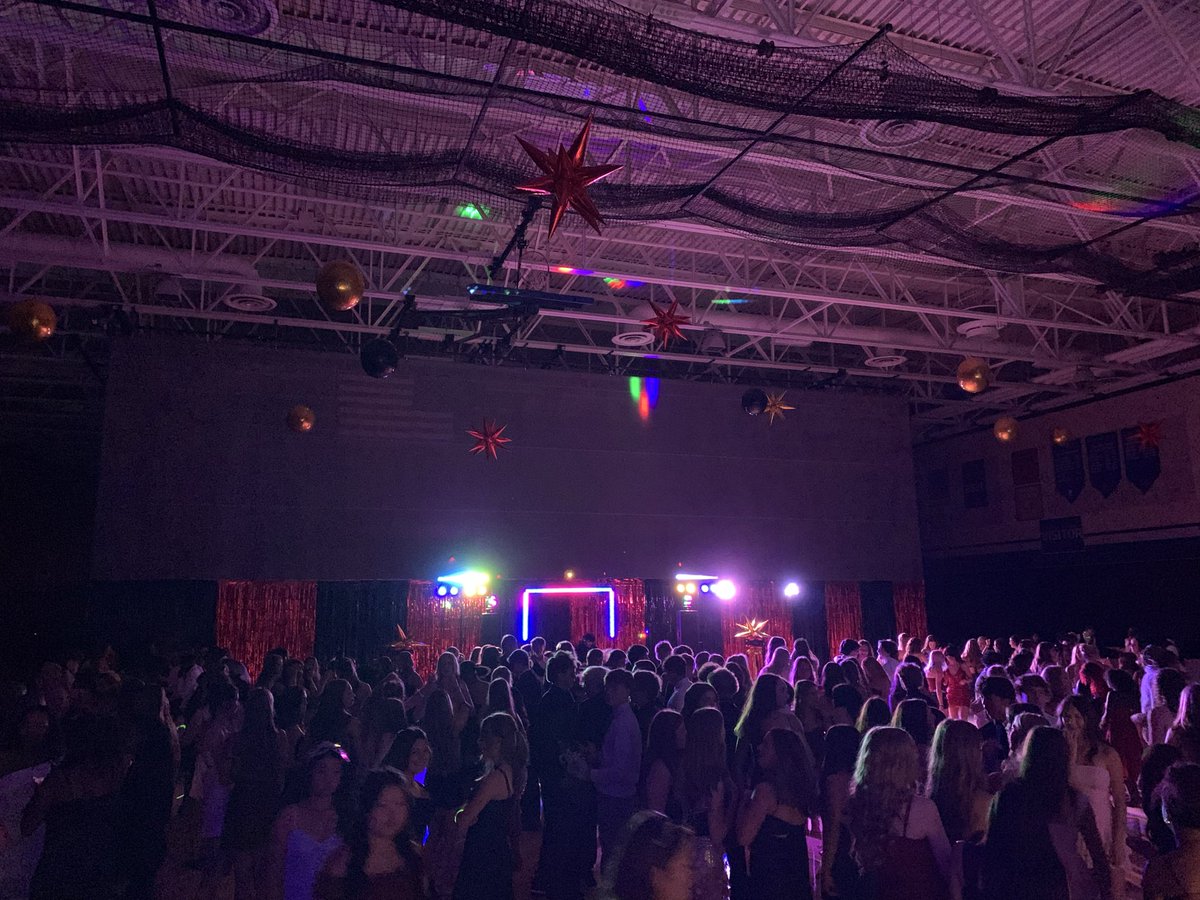 RogersHighSclMN's tweet photo. What a week to be a Royal. #Homecoming2026 was packed with spirit wear days, an outdoor Pepfest, a Friday night celebration of the Class of 2006 at halftime, and a homecoming dance that wrapped it all up.
Thank you students, staff, alumni, & families. #RoyalPride #IAGDTBAR #WeR https://t.co/z1RaiVin7A