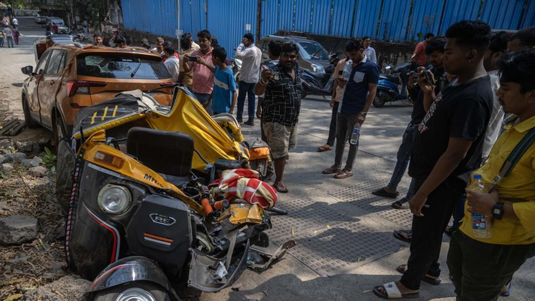 ShivamVahia's tweet photo. #DieLikeACockroach

Yesterday, an iron barricade fell from under construction Metro Line 4 at LBS Marg, killing a biker, Wasim Rizvi (54). He was a plumber by profession.

Last week, two workers from West Bengal died after an iron scaffolding collapsed when they were climbing down the under construction Bhakti Park Metro Station of same Metro Line 4. Their name was Nahij (33) and Sakim (37). 

In February, a concrete slab fell from Line 4 on LBS Marg, and crashed onto an auto-rickshaw, instantly crushing Ramdhan Yadav, and injuring three others.

As @bytesofnews rightfully pointed out, at this point, we'll have to make a memorial for all the martyrs. Line 4 (Green) should be renamed to Line 0 (Yamraj Line).

Each time, @MMRDAOfficial brushes off responsibility and fines the contractors involved a few crores. Contractor? Reliance Infra-Astaldi, yep, that same bankrupt Anil Ambani company that cannot afford to spend a dime to upgrade Line 1. Operate karne ka aukaat hai nai, chala gov contract leke chutiya banane.

An FIR is registered, and the sub-contractors + handful of project managers are arrested (scapegoats basically).

But, no heads roll at the top. MMRDA acts like an insanely unaccountable org that's a mere paper pusher. DPR, bids, award. It does nothing other than this.

And the consequences are visible. 4 deaths, many more instances of debris falling from the elevated station/viaduct, and yet work is never complete.

Line 4 is DELAYED by half a decade since construction began in 2018. The 32km line is still far from full commissioning, let's hope the great babus don't spill into 2030s.

This line is supposed to help decongest Central Railway, yet another widow-making transport laggard. The delay of Line 4 also has blood on its hands from the Mumbra Curve.

MMRDA has equally delayed Line 6 (Pink) on JVLR and Line 2B, even these lines won't be commissioned anytime before 2029. And Line 14 isn't even there on paper yet. The people of Dombivali-Ambernath are already dead meat.

Meanwhile, @DrSanMukherjee, the great untouchable Emperor from the IAS caste, is busy telling us how a 300km Ring Road around Mumbai is the future. How BKC needs a SCAM project called BaBaGaadi (PodTaxi). How Mumbai 69.0 is getting unlocked near god-knows-where Rajouri district.

Sala if all of this wasn't enough, the IAS has the audacity launch "India’s First Weekly Public Transport Day for
BKC Business District - Friday".

Tere government gaadi ke chhapre pe chaddh ke pohchu main BKC?!

@CMOMaharashtra @Dev_Fadnavis, next election jab BJP karyakarta vote ki bheekh maange aaye-na, toh please, khudko InfraMan toh mat hi bolna. Thoda saa darr rakho Ganpati bappa ka, itna jhoot mat bolo.

#DieLikeACockroach