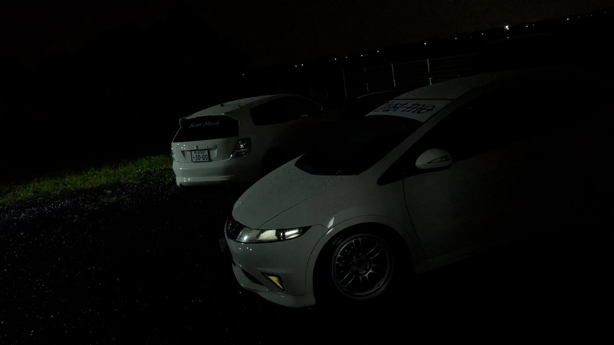 FN24_works's tweet photo. 雨強いし帰るの面倒くさくなってきたからオタクハウスに転がり込んでる https://t.co/j8s57Vel7k