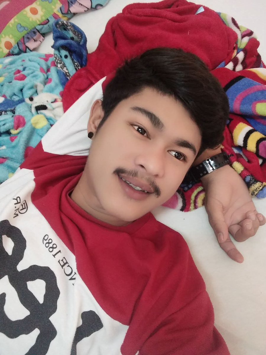 mi_rup64263's tweet photo. ผมเป็นคน หน้าตาซื่อๆ
แต่จะดื้อ (เวลาเงี่ยน)
😝😝😝😝 https://t.co/T2YItFltc8