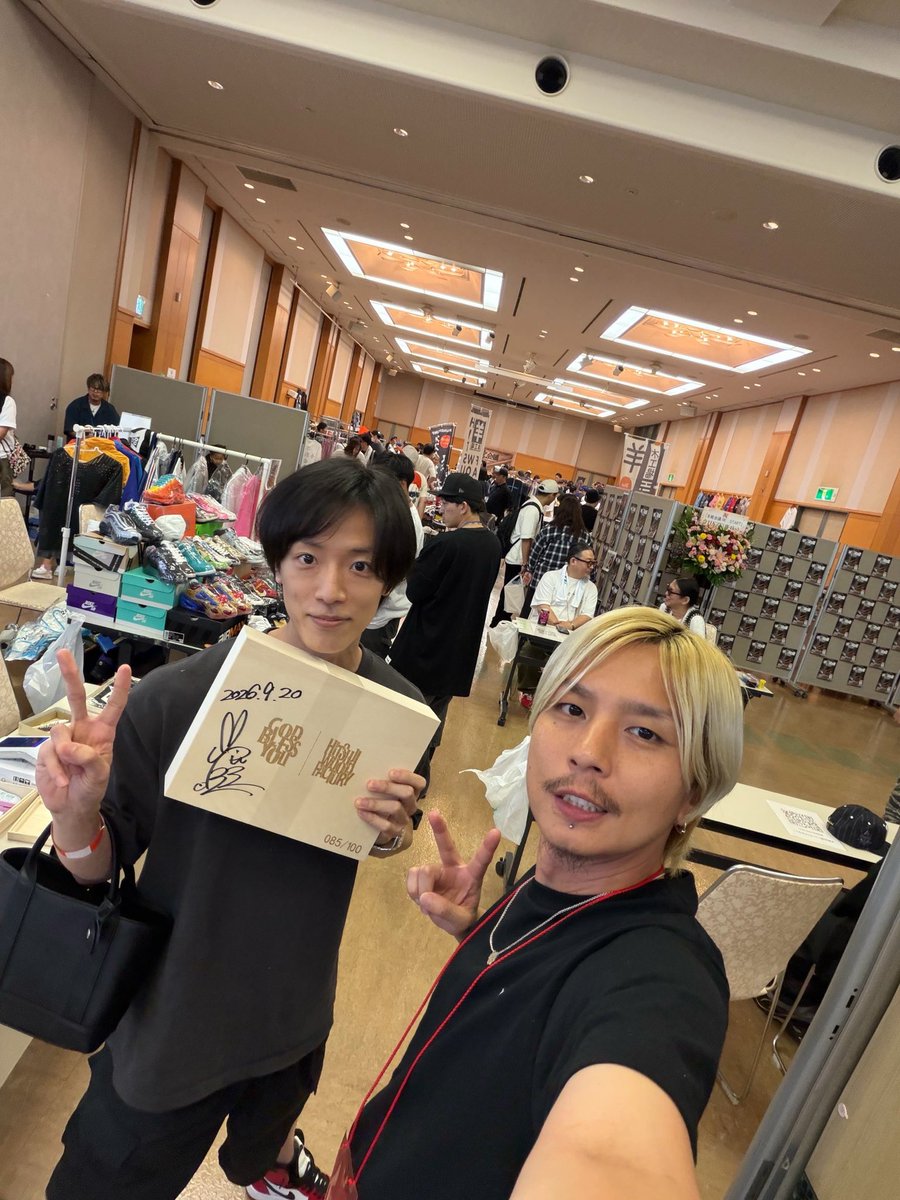 theshoedj's tweet photo. 会場限定の木箱付きTシャツ❤️‍🔥
シリアルナンバーは85！！ https://t.co/xsZsXmDnWx