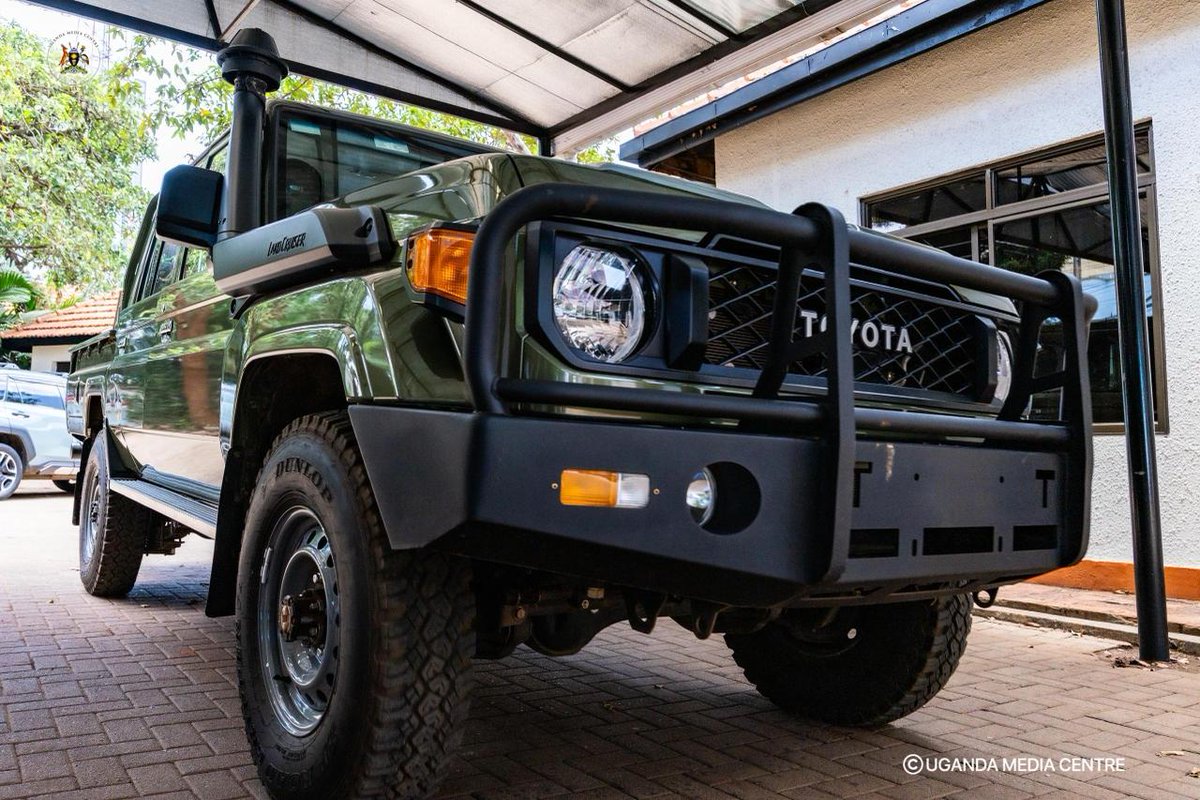 UgandaMediaCent's tweet photo. Gen. Muhoozi Kainerugaba Donates Truck to Uganda Media Centre

The new addition will support the Media Centre's mandate to effectively communicate government policies and initiatives under the “One Government. One Voice” philosophy. https://t.co/jowEOn9U7p
