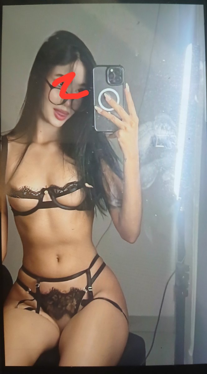 Flakitabebe1256's tweet photo. Joder que hermosa soy, o no? https://t.co/8RCTkMV9ru