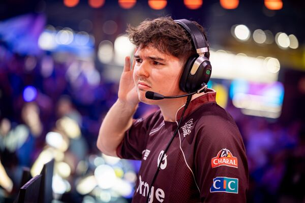 zgwr_rl's tweet photo. 🚨ZEN ATOW E VATIRA PARA 2027

Segundo a @MajorRLCS, o trio formará uma equipe para a RLCS 2027

As organizações VITALITY🇫🇷, FALCONS🇸🇦 e GENTLE MATES🇫🇷 são favoritas para assinar com o super-time. https://t.co/BxI809cZ9A
