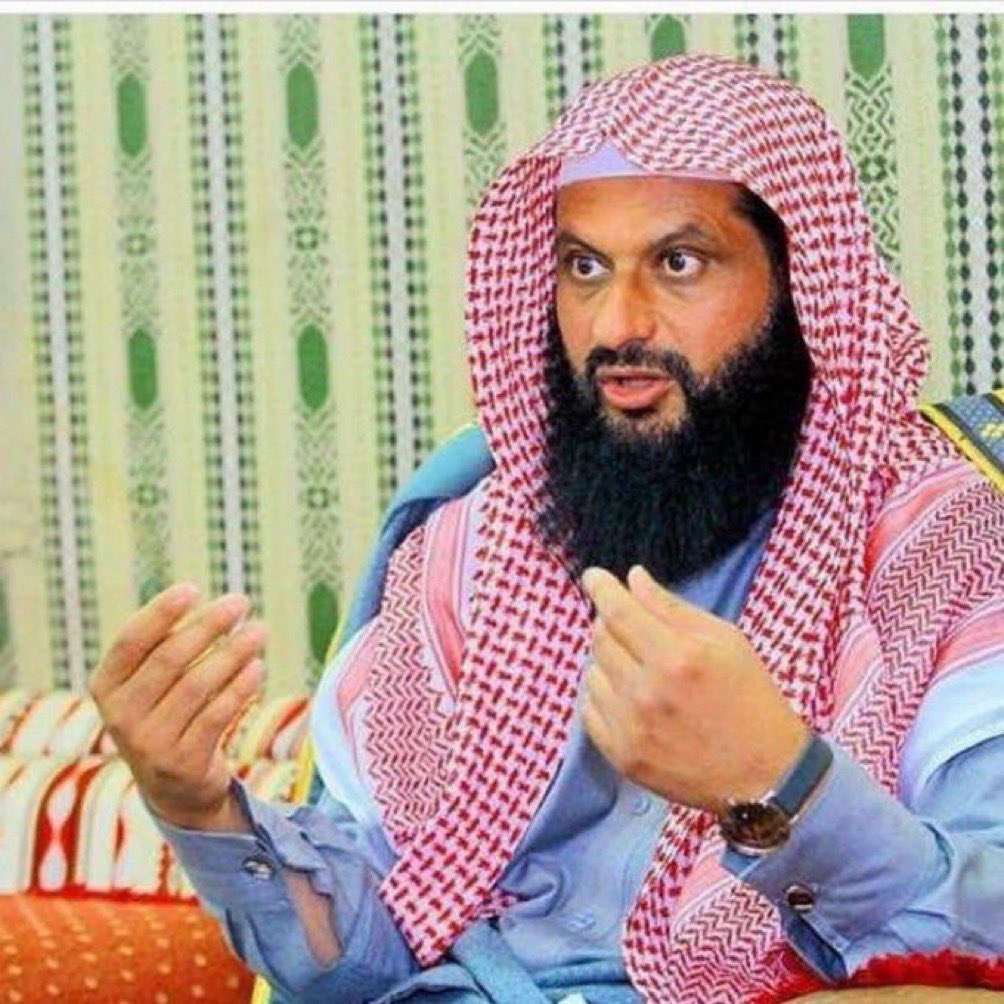 smsam1400's tweet photo. أبلغ العرب حالياً أربعة :

قبلان بن لويف 
مقيت بن صليم 
خبتي بن محمد 
فهد بن معلوم 

ثلاثة من ال عاطف 
وواحد فهادي خواله ال عاطف https://t.co/Cvc4AeElz3