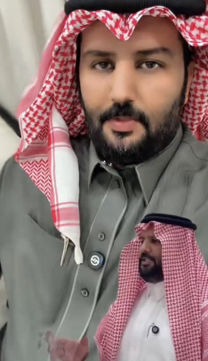 smsam1400's tweet photo. أبلغ العرب حالياً أربعة :

قبلان بن لويف 
مقيت بن صليم 
خبتي بن محمد 
فهد بن معلوم 

ثلاثة من ال عاطف 
وواحد فهادي خواله ال عاطف https://t.co/Cvc4AeElz3